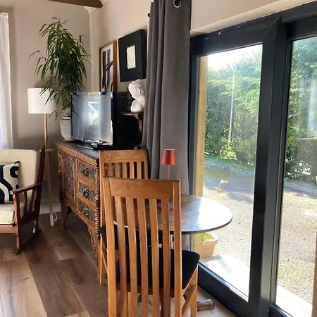 The Hide Away * Glenties