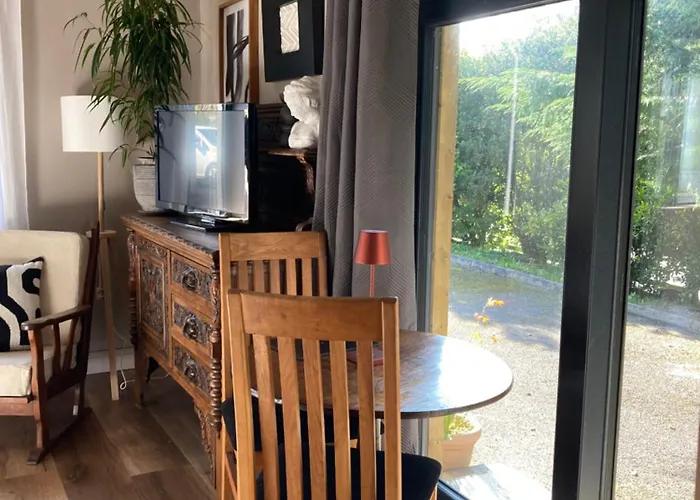 The Hide Away * Glenties